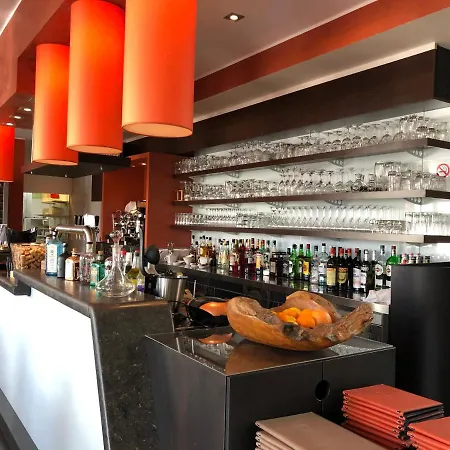 La Table D'auguste Dour