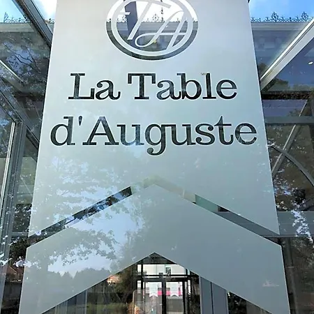 La Table D'auguste ホテル *