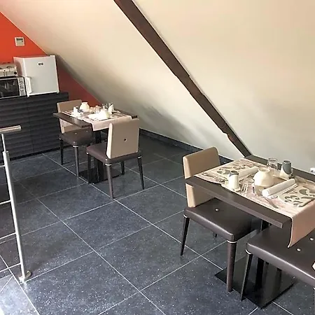 La Table D'auguste Dour